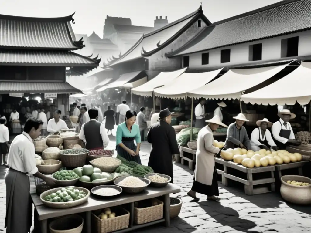 Una fotografía en blanco y negro de un bullicioso mercado en un lugar culturalmente rico