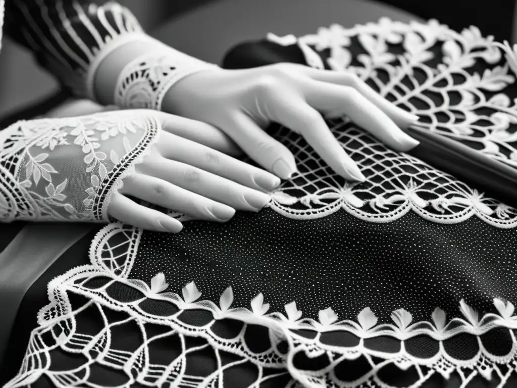 Artesano de alta costura crea patrón en tela: detalle exquisito Un experto modista crea patrones artísticos en moda de alta gama con meticulosidad y destreza, usando delicados guantes de encaje